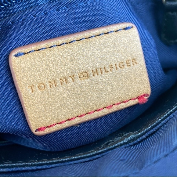 TOMMY HILFIGER CROSSBODY BAG - Picture 11 of 13